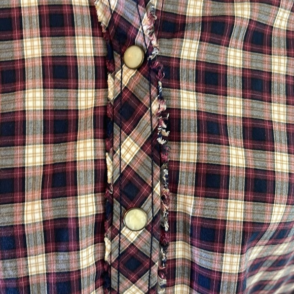 Eddie Bauer Top Checkered Pattern Snap Closure Size Medium - Picture 4 of 17